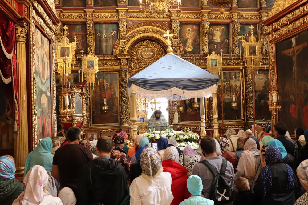 Праздник Успения Пресвятой Богородицы в Троицком соборе Псковского кремля