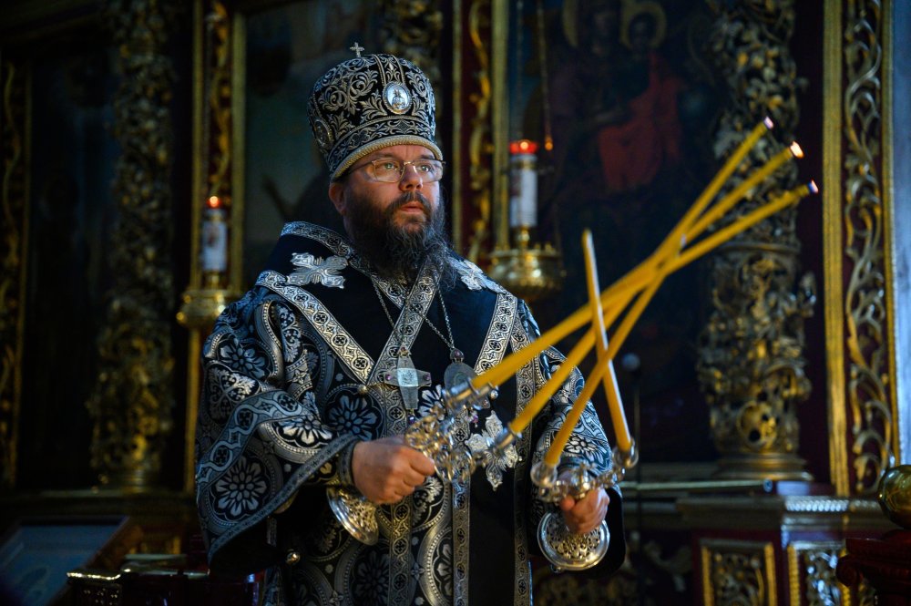 В Великую Среду митрополит Матфей совершил Литургию Преждеосвященных Даров в кафедральном соборе