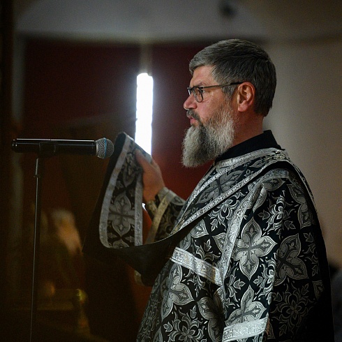 В Великую Среду митрополит Матфей совершил Литургию Преждеосвященных Даров в кафедральном соборе