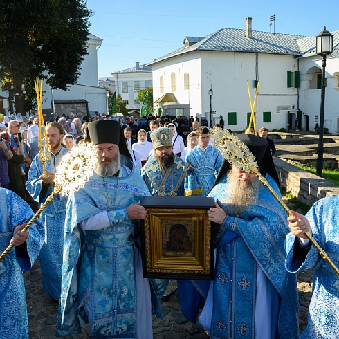 В Псковскую епархию прибыла чудотворная Казанская икона Божией Матери