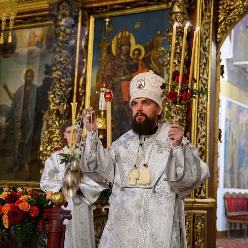 В праздник Светлого Христова Воскресения митрополит Арсений совершил Пасхальное богослужение