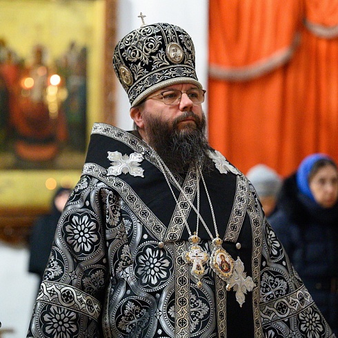 Митрополит Матфей совершил Литургию Преждеосвященных Даров в Свято-Троицком кафедральном соборе