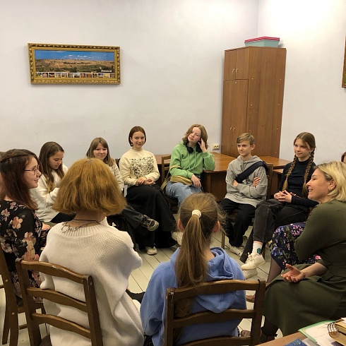 Новое занятие в Подростковом клубе "Троицкий" - новая тема для беседы