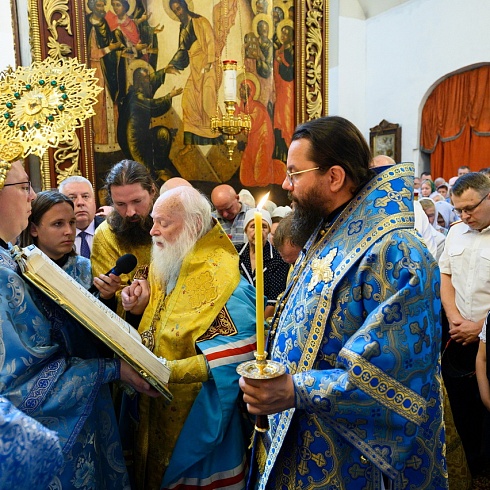 В Псковскую епархию прибыла чудотворная Казанская икона Божией Матери