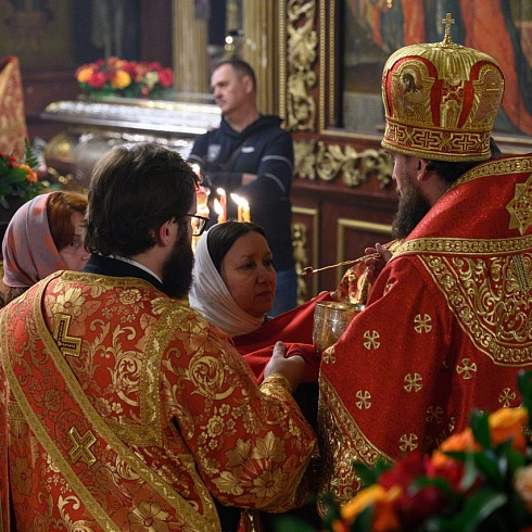 В праздник Светлого Христова Воскресения митрополит Арсений совершил Пасхальное богослужение