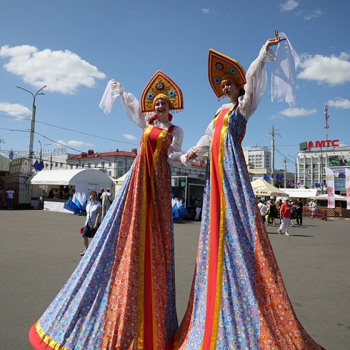 Юные и взрослые участники творческой мастерской «Истоки» Социально-культурного центра «Троицкий» приняли участие в XXXIІ Международном фестивале искусств ”Славянский базар в Витебске“