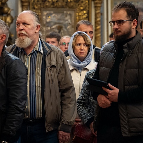 В Неделю 13-ю по Пятидесятнице митрополит Матфей совершил Божественную Литургию в Свято-Троицком кафедральном соборе