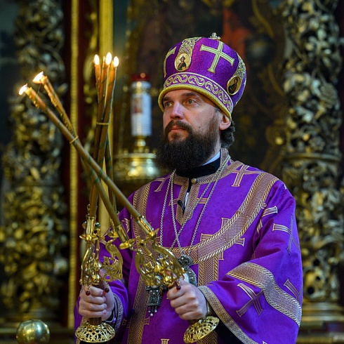 В Великий Четверг митрополит Арсений совершил Литургию в Свято-Троицком кафедральном соборе