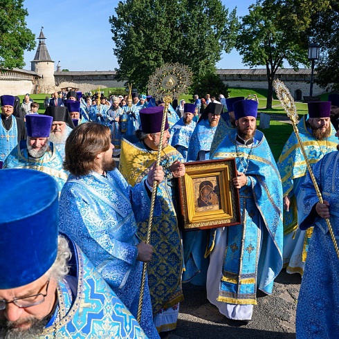 В Псковскую епархию прибыла чудотворная Казанская икона Божией Матери