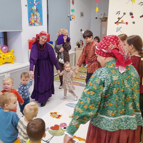 Творческая мастерская "Истоки" побывала в гостях у своих юных друзей в "Лукошке"