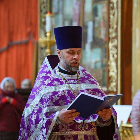 В Великий Четверг митрополит Арсений совершил Литургию в Свято-Троицком кафедральном соборе