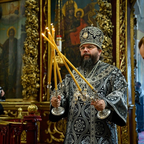 Митрополит Матфей совершил Литургию Преждеосвященных Даров в Свято-Троицком кафедральном соборе