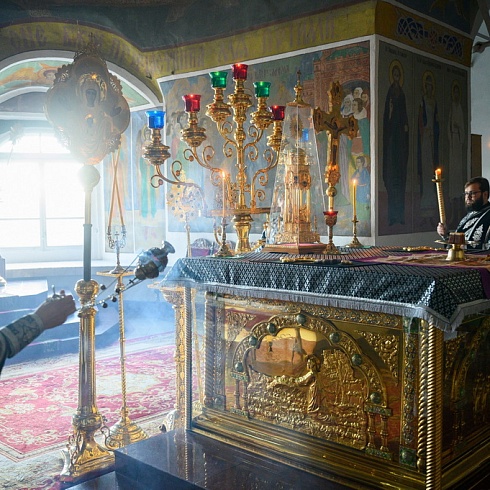 Митрополит Матфей совершил Литургию Преждеосвященных Даров в Свято-Троицком кафедральном соборе