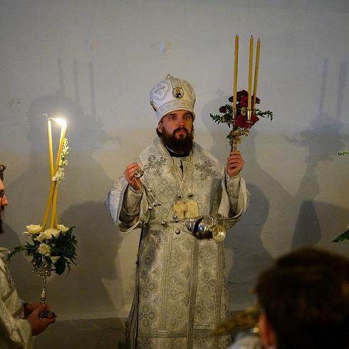 В праздник Светлого Христова Воскресения митрополит Арсений совершил Пасхальное богослужение