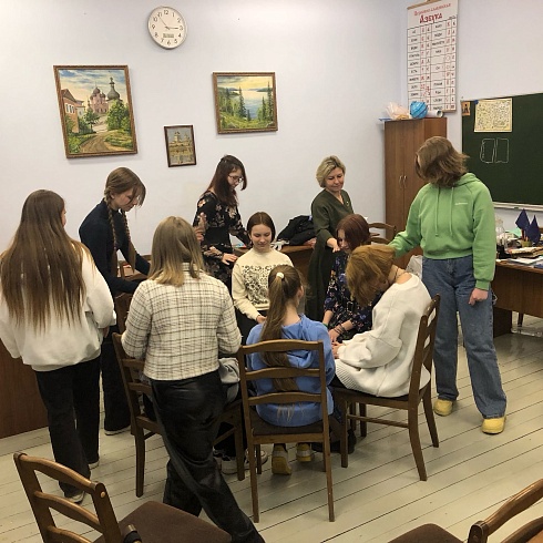Новое занятие в Подростковом клубе "Троицкий" - новая тема для беседы