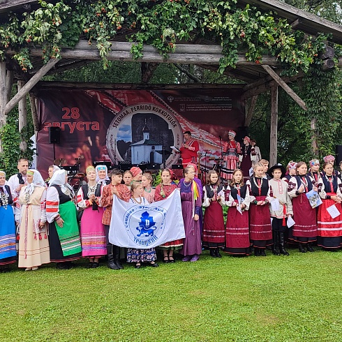 Творческая мастерская «Истоки» социально-культурного центра «Троицкий» выступила на фестивале народа сето «Сетомаа. Семейные встречи» 