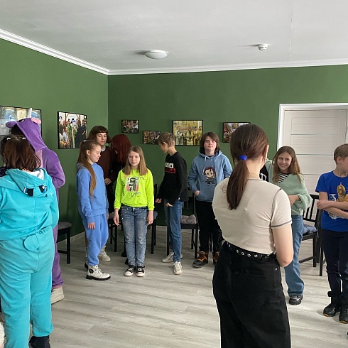 Продолжается Цикл встреч-тренингов ребят Подросткового клуба с профессиональным психологом
