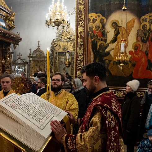 В престольный праздник, день памяти благоверного князя Всеволода-Гавриила, митрополит Арсений совершил торжественные богослужения в Свято-Троицком кафедральном соборе г. Пскова