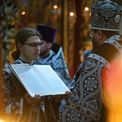 В Великую Среду митрополит Матфей совершил Литургию Преждеосвященных Даров в кафедральном соборе