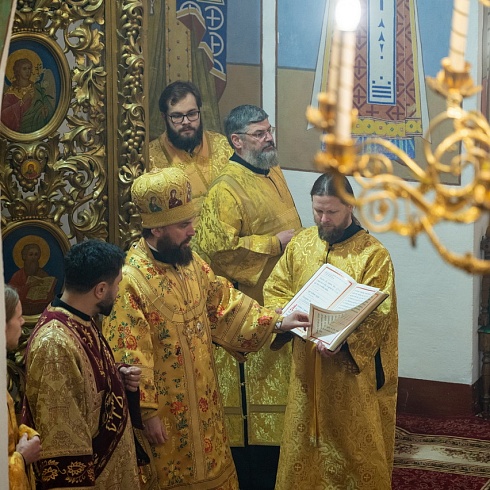 В престольный праздник, день памяти благоверного князя Всеволода-Гавриила, митрополит Арсений совершил торжественные богослужения в Свято-Троицком кафедральном соборе г. Пскова