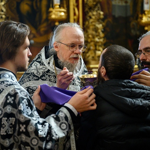 Митрополит Матфей совершил Литургию Преждеосвященных Даров в Свято-Троицком кафедральном соборе