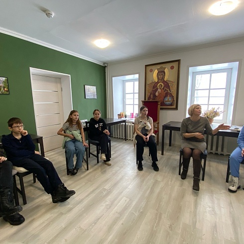 Продолжается Цикл встреч-тренингов ребят Подросткового клуба с профессиональным психологом
