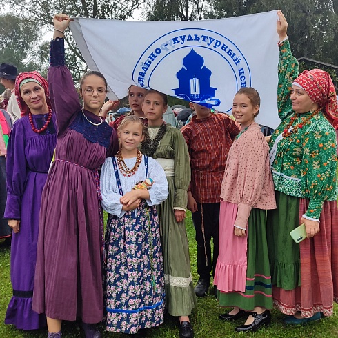 Творческая мастерская «Истоки» социально-культурного центра «Троицкий» выступила на фестивале народа сето «Сетомаа. Семейные встречи» 