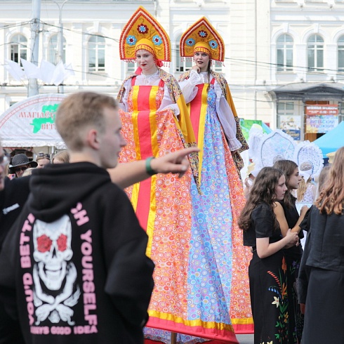 Юные и взрослые участники творческой мастерской «Истоки» Социально-культурного центра «Троицкий» приняли участие в XXXIІ Международном фестивале искусств ”Славянский базар в Витебске“