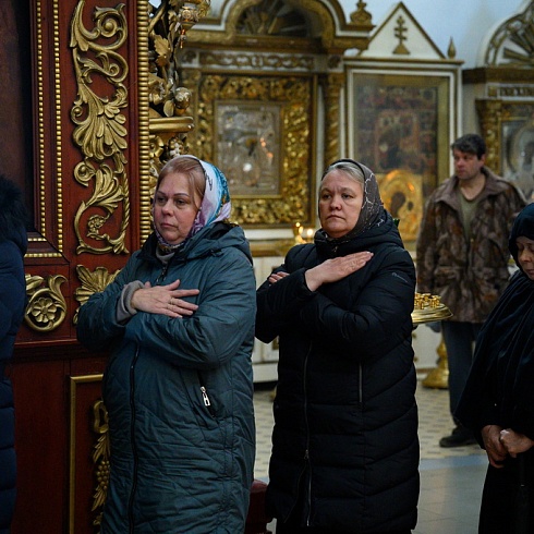 Митрополит Матфей совершил Литургию Преждеосвященных Даров в Свято-Троицком кафедральном соборе