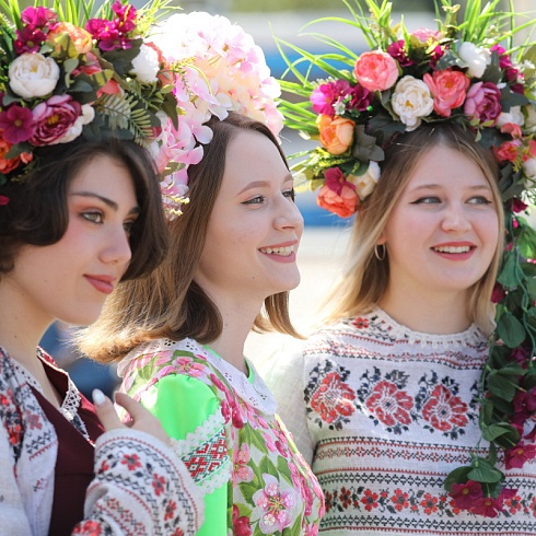 Юные и взрослые участники творческой мастерской «Истоки» Социально-культурного центра «Троицкий» приняли участие в XXXIІ Международном фестивале искусств ”Славянский базар в Витебске“