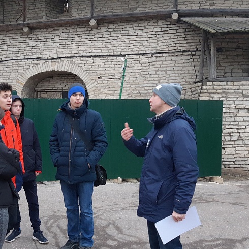 Студенты из Дно посетили исторические места маршрута «Три крепости»