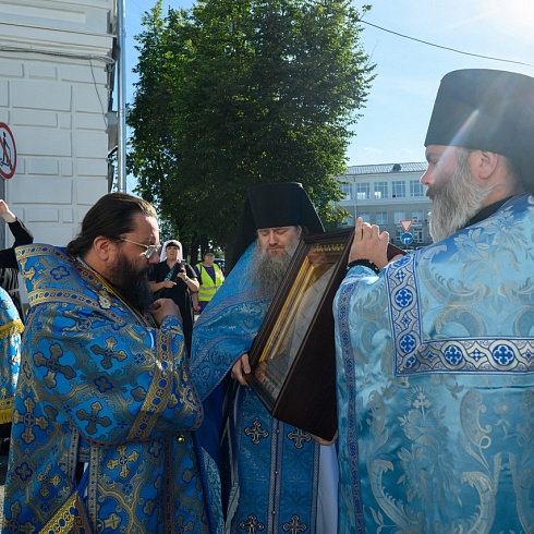 В Псковскую епархию прибыла чудотворная Казанская икона Божией Матери