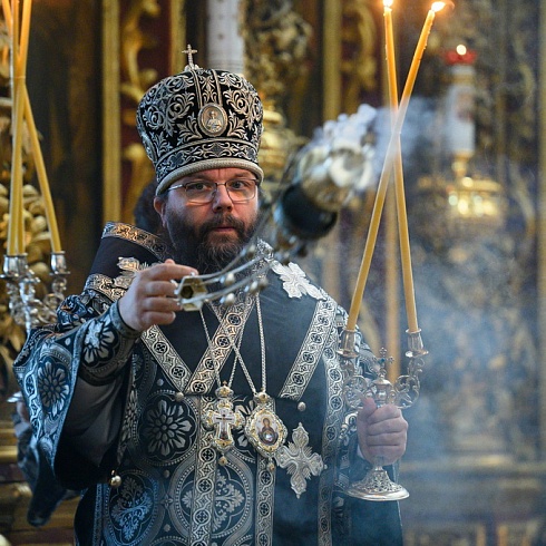 Митрополит Матфей совершил Литургию Преждеосвященных Даров в Свято-Троицком кафедральном соборе