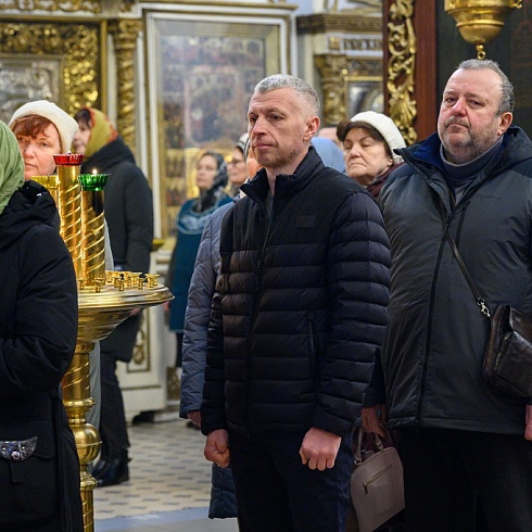 В Неделю Торжества Православия митрополит Матфей совершил праздничное богослужение в Свято-Троицком кафедральном соборе