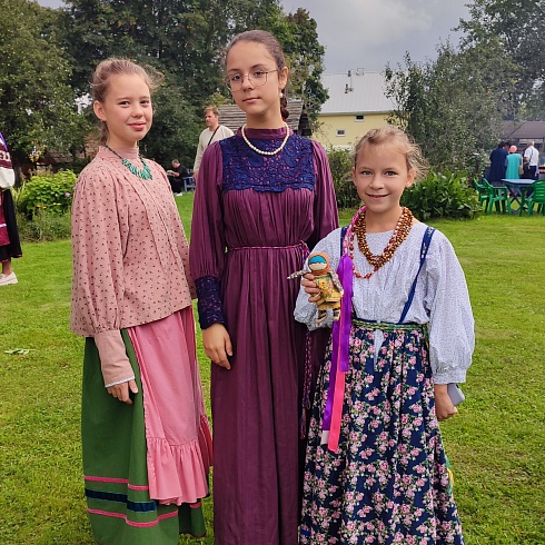 Творческая мастерская «Истоки» социально-культурного центра «Троицкий» выступила на фестивале народа сето «Сетомаа. Семейные встречи» 