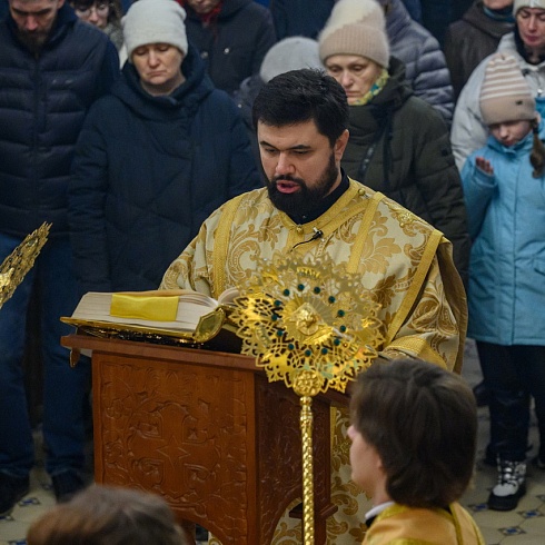 Митрополит Арсений совершил Божественную Литургию в Свято-Троицком кафедральном соборе в Прощеное воскресение