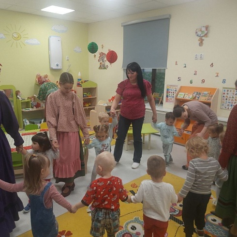 Творческая мастерская "Истоки" побывала в гостях у своих юных друзей в "Лукошке"