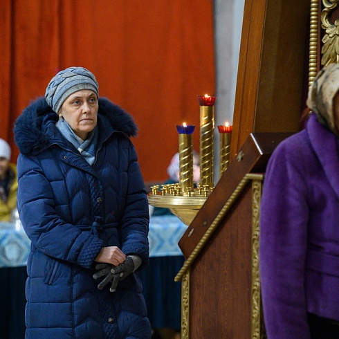 Митрополит Матфей совершил Литургию Преждеосвященных Даров в Свято-Троицком кафедральном соборе