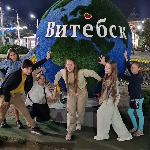 Юные и взрослые участники творческой мастерской «Истоки» Социально-культурного центра «Троицкий» приняли участие в XXXIІ Международном фестивале искусств ”Славянский базар в Витебске“