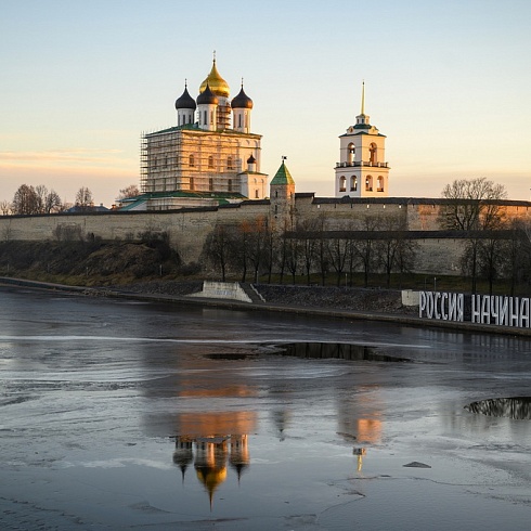 Митрополит Матфей совершил Литургию Преждеосвященных Даров в Свято-Троицком кафедральном соборе
