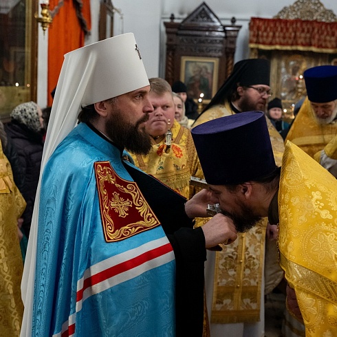 В престольный праздник, день памяти благоверного князя Всеволода-Гавриила, митрополит Арсений совершил торжественные богослужения в Свято-Троицком кафедральном соборе г. Пскова