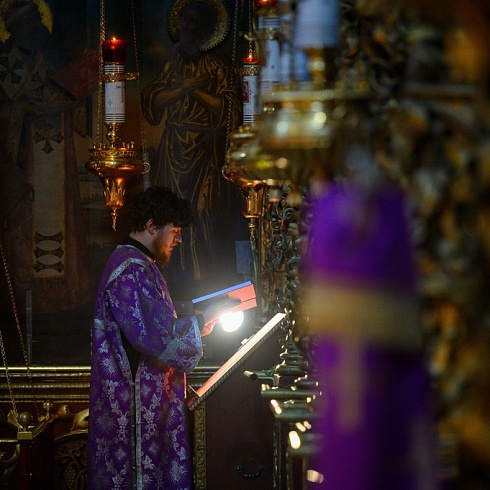 В Великий Четверг митрополит Арсений совершил Литургию в Свято-Троицком кафедральном соборе