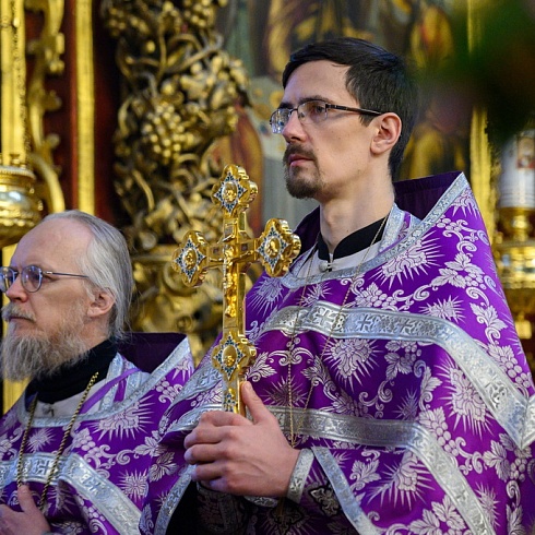 В Неделю Торжества Православия митрополит Матфей совершил праздничное богослужение в Свято-Троицком кафедральном соборе