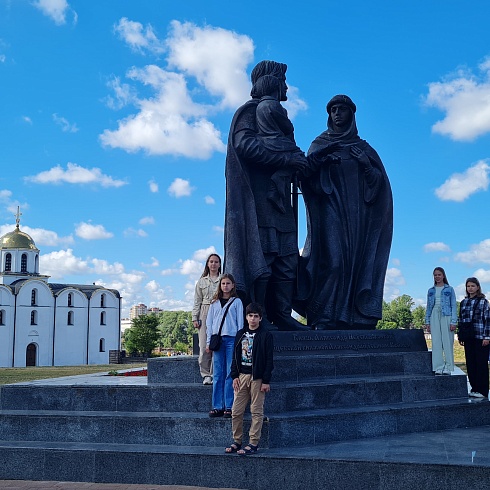 Юные и взрослые участники творческой мастерской «Истоки» Социально-культурного центра «Троицкий» приняли участие в XXXIІ Международном фестивале искусств ”Славянский базар в Витебске“